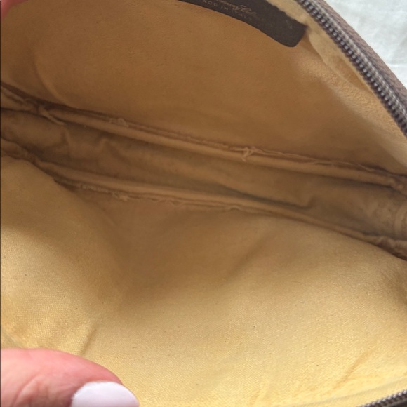 Gucci Beige and Brown Shoulder Bag - Picture 5 of 7